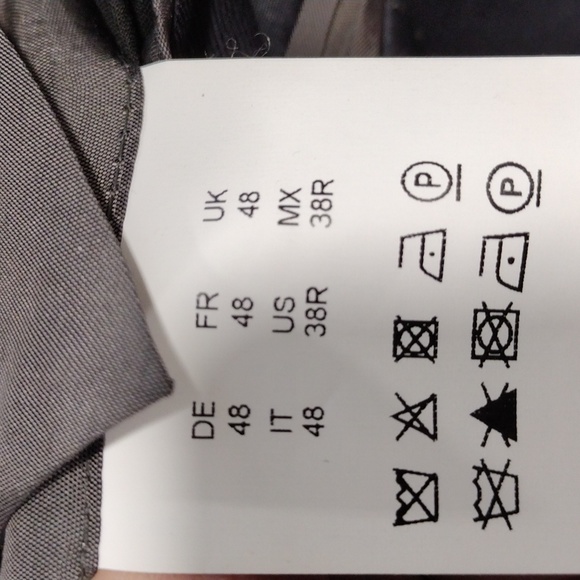 Boss gray and brown windowpane plaid wool sport coat on blue background. 38 R - Picture 13 of 14